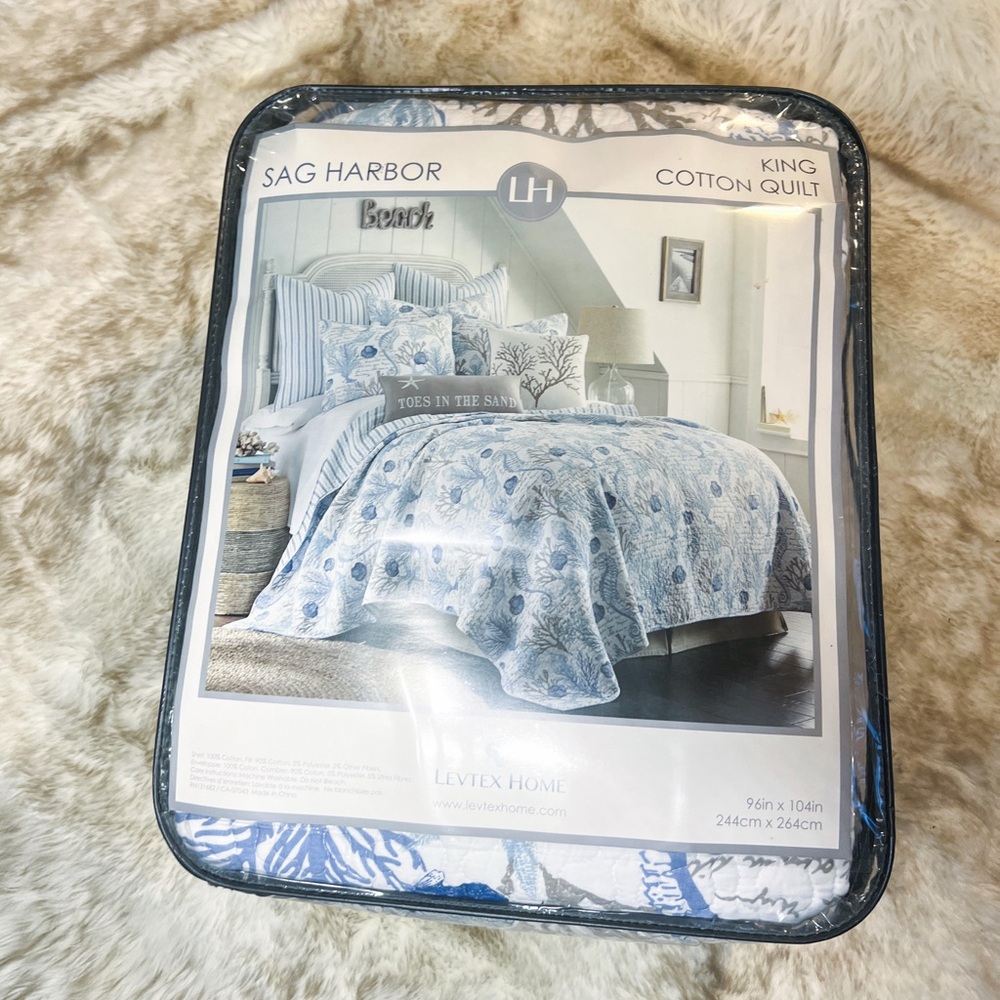 NWT Levtex Home Sag Harbor Blue & White Coastal Beach King Quilt - Picture 3 of 8